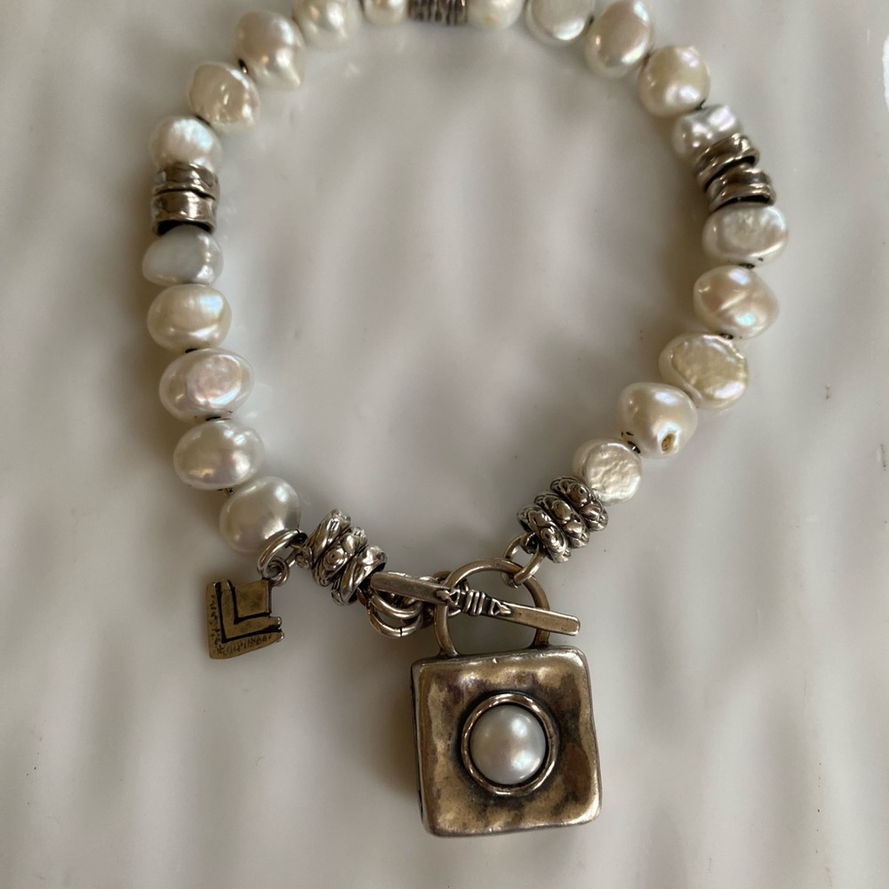 Silpada Pearl Bracelet 7.5 inches Toggle with Charm B1439 (rare find) - Picture 4 of 7